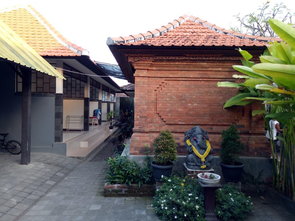 Buyan Homestay Sanur Εξωτερικό φωτογραφία